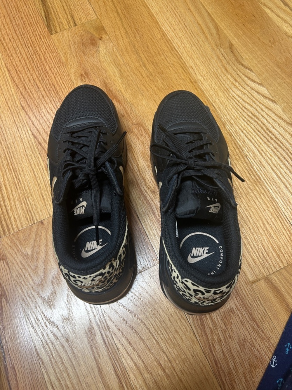 Nike Black  Leopard Print Air Max size 7 like new no signs of wear